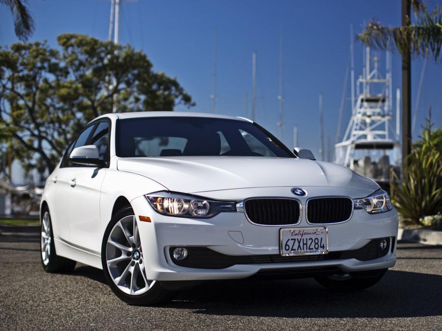  BMW 320i Sedan 2013 года  (US) (фото 5 из 16)
